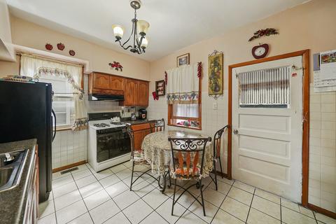 5153 W Wolfram St, Chicago, IL 60641 photo 9