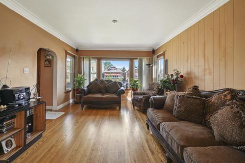 5153 W Wolfram St, Chicago, IL 60641 photo 3