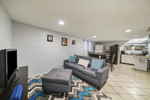 5153 W Wolfram St, Chicago, IL 60641 photo 21