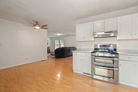 465 Lincoln Dr, Hoffman Estates, IL 60169 photo 11