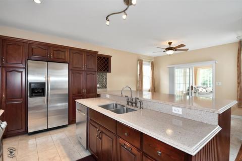 24807 Emerald Ave, Plainfield, IL 60585 photo 8