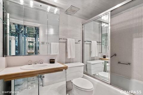 175 E Delaware Pl #6802, Chicago, IL 60611 photo 9