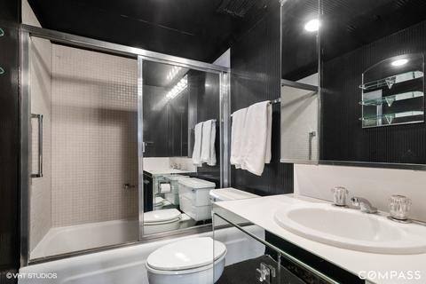 175 E Delaware Pl #6802, Chicago, IL 60611 photo 13