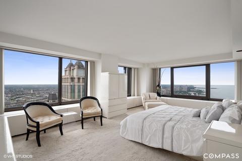 175 E Delaware Pl #6802, Chicago, IL 60611 photo 8