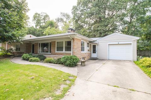 14 Walker Dr, Bloomington, IL 61701 photo 1