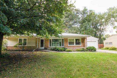 14 Walker Dr, Bloomington, IL 61701 photo 2