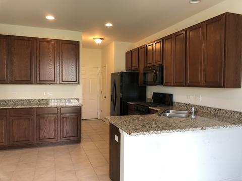 3911 Pratt St, Plano, IL 60545 photo 2