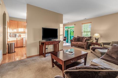5126 Edgewater Ct, Plainfield, IL 60586 photo 2