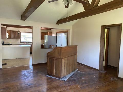 103 E Lee St, Carlock, IL 61725 photo 2