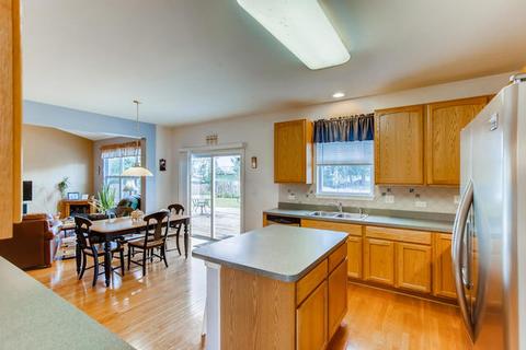 1350 Bison Ln, Hoffman Estates, IL 60192 photo 10