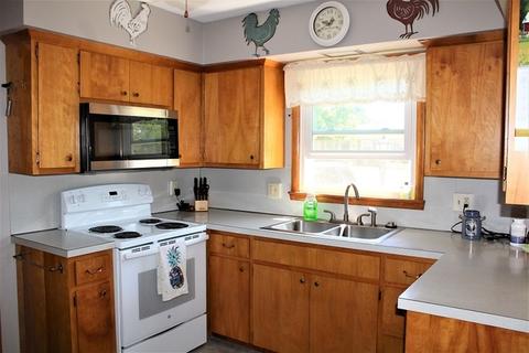 516 Barden St, Morrison, IL 61270 photo 6