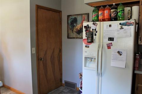 516 Barden St, Morrison, IL 61270 photo 8