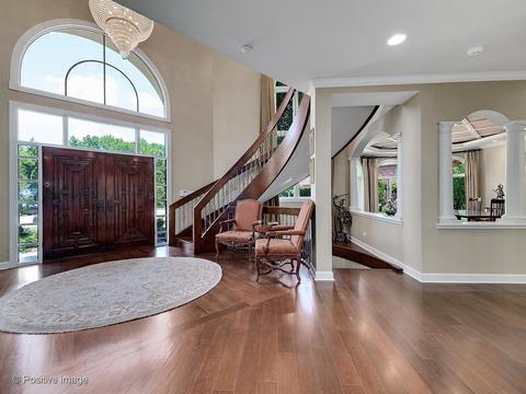 3 Roanoke Ct, Burr Ridge, IL 60527 photo 2