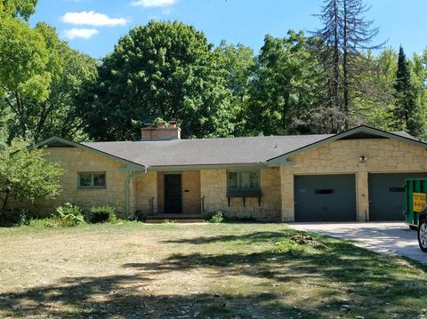 1104 Eustace Dr, Dixon, IL 61021 photo 1