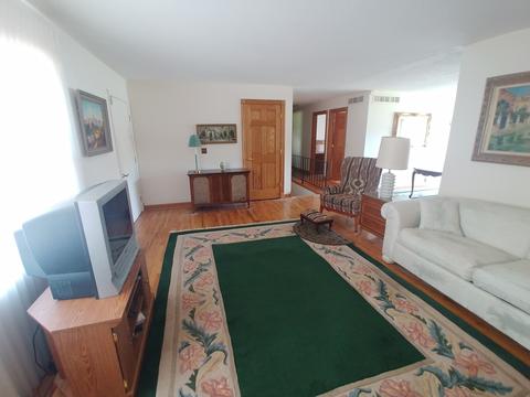 827 Anchor Ct, Bartlett, IL 60103 photo 4