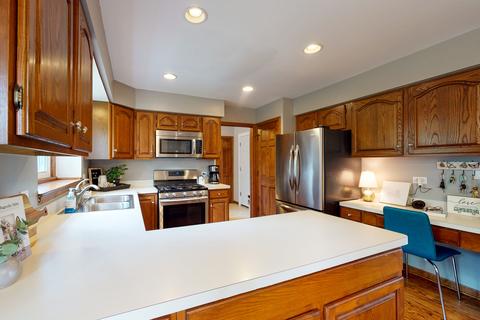 1962 Chatham Dr, Wheaton, IL 60189 photo 10