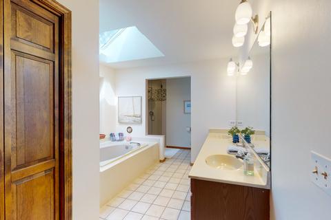 1962 Chatham Dr, Wheaton, IL 60189 photo 22