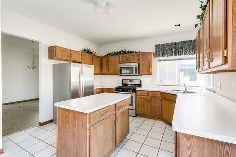 421 Cardinal Dr, Bartlett, IL 60103 photo 3
