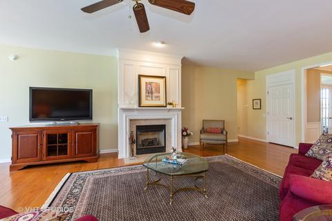 2533 Edgewater Dr, Elgin, IL 60124 photo 8