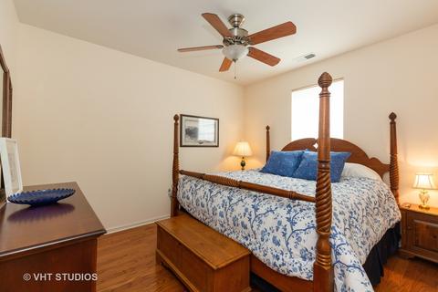 2533 Edgewater Dr, Elgin, IL 60124 photo 17