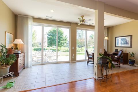 2533 Edgewater Dr, Elgin, IL 60124 photo 9