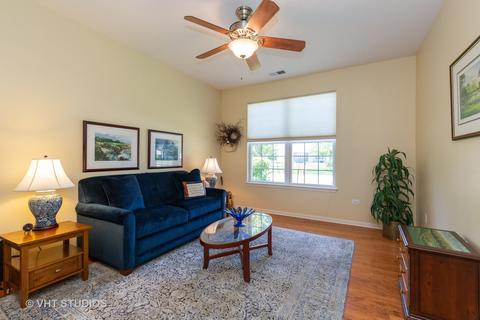 2533 Edgewater Dr, Elgin, IL 60124 photo 18