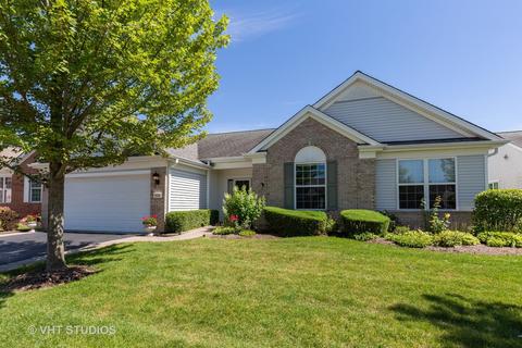 2533 Edgewater Dr, Elgin, IL 60124 photo 1