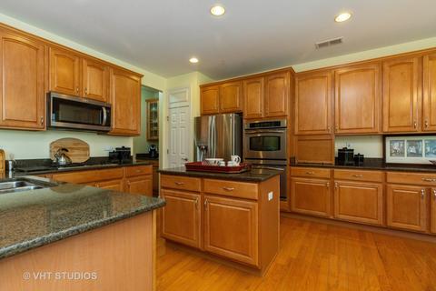 2533 Edgewater Dr, Elgin, IL 60124 photo 10