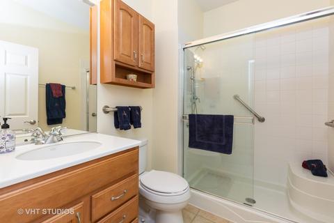 2533 Edgewater Dr, Elgin, IL 60124 photo 16