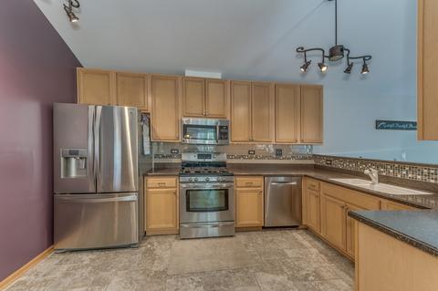 2460 Daybreak Ct, Elgin, IL 60123 photo 9
