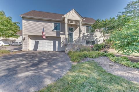 2460 Daybreak Ct, Elgin, IL 60123 photo 2