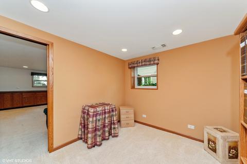 108 Coral Ln, Wheeling, IL 60090 photo 17