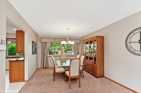 108 Coral Ln, Wheeling, IL 60090 photo 5