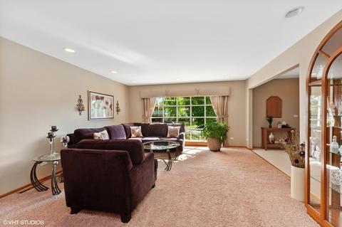 108 Coral Ln, Wheeling, IL 60090 photo 4