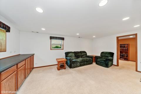 108 Coral Ln, Wheeling, IL 60090 photo 16