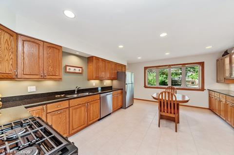 108 Coral Ln, Wheeling, IL 60090 photo 7