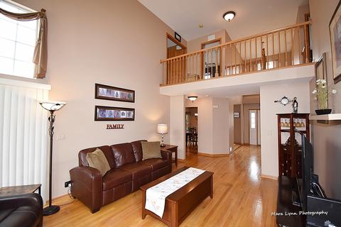 229 Shawnee Cir, Bartlett, IL 60103 photo 14