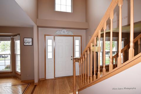 229 Shawnee Cir, Bartlett, IL 60103 photo 4