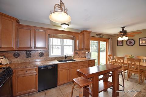 229 Shawnee Cir, Bartlett, IL 60103 photo 15