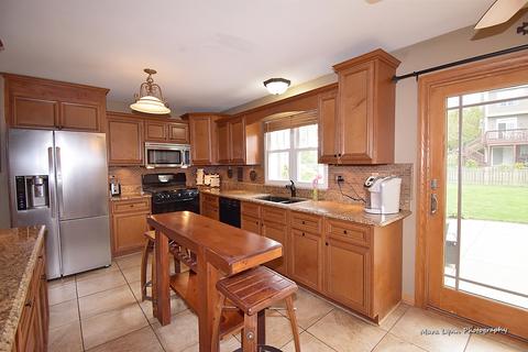 229 Shawnee Cir, Bartlett, IL 60103 photo 18
