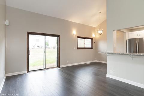 642 Harbor Ter, Bartlett, IL 60103 photo 2