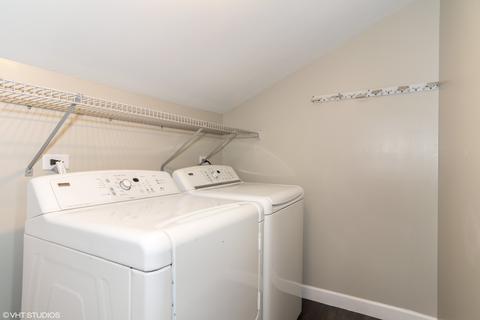 642 Harbor Ter, Bartlett, IL 60103 photo 11