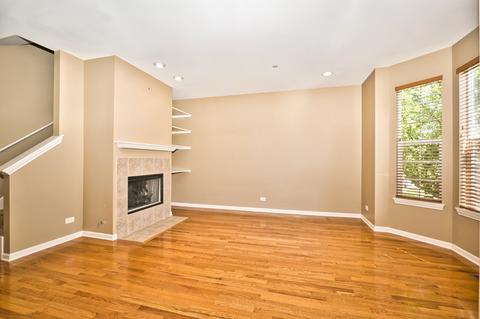 390 S Prospect Ave, Bartlett, IL 60103 photo 2