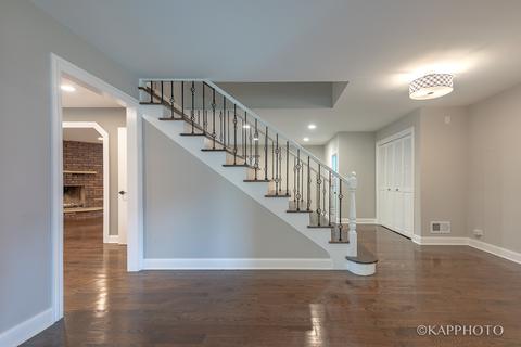 911 Manor Dr, Wilmette, IL 60091 photo 4