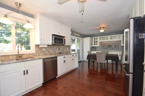 310 E Walnut St, Roselle, IL 60172 photo 6
