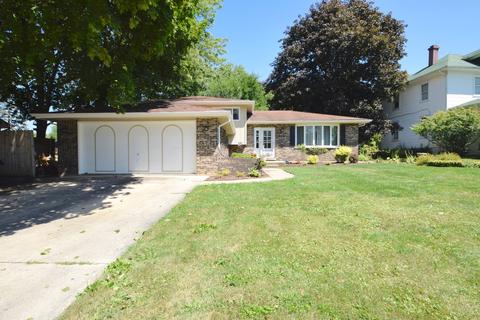 310 E Walnut St, Roselle, IL 60172 photo 1