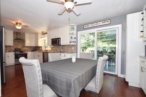 310 E Walnut St, Roselle, IL 60172 photo 8