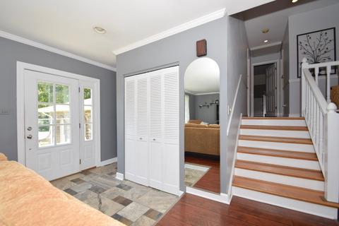 310 E Walnut St, Roselle, IL 60172 photo 2