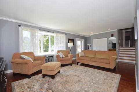 310 E Walnut St, Roselle, IL 60172 photo 4
