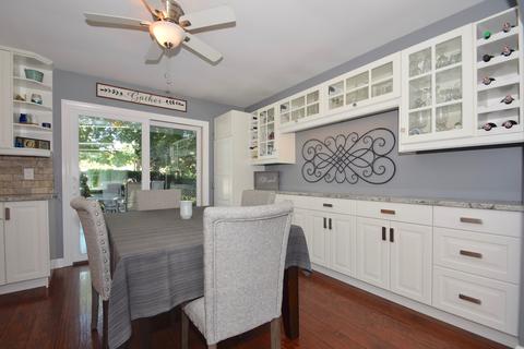 310 E Walnut St, Roselle, IL 60172 photo 9